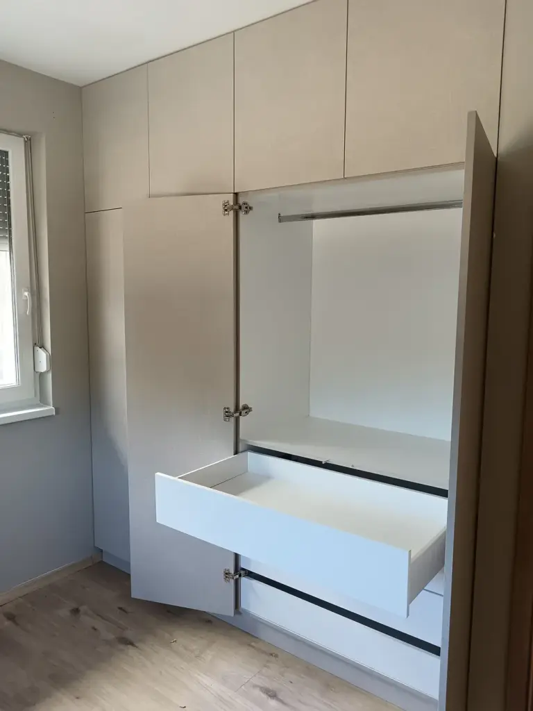 Gardrób – A&A Forgács Műhelye referencia